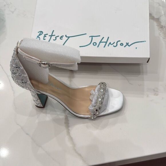 Betsey Joshnson Dean Ivory Crystal Embellished Bridal Heel Ankle Strap Sandal - Picture 9 of 13